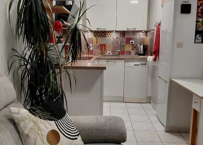 Lumineux T2 - Calme - Piscine - Plages