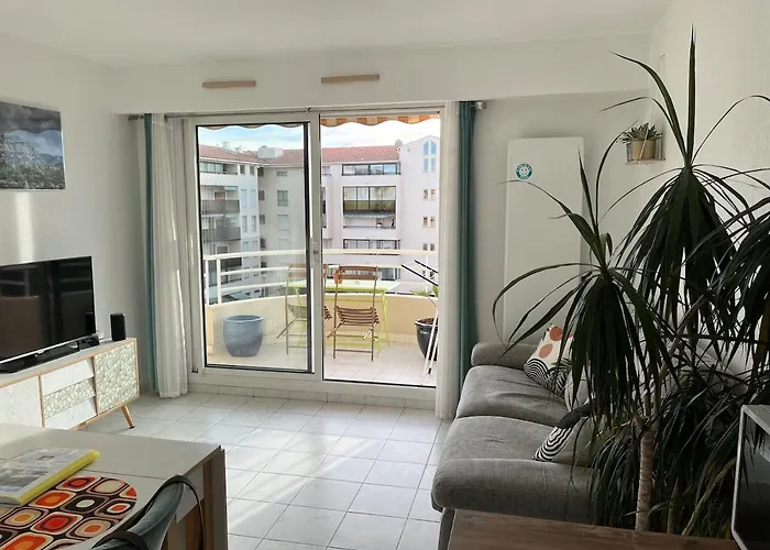 Lumineux T2 - Calme - Piscine - Plages